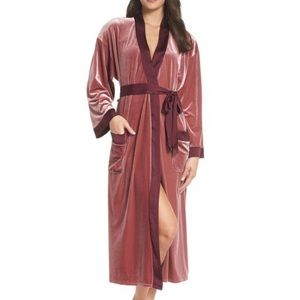 2-Piece Summer Set: Velvet Robe + Satin Nightie